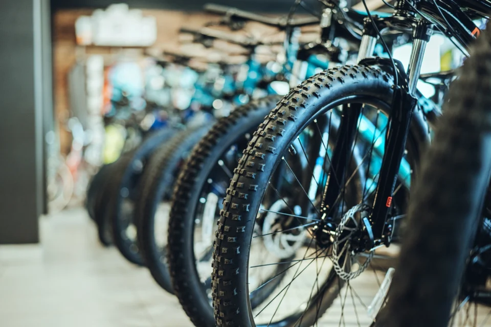 BIKE SHOP & RETAILERS