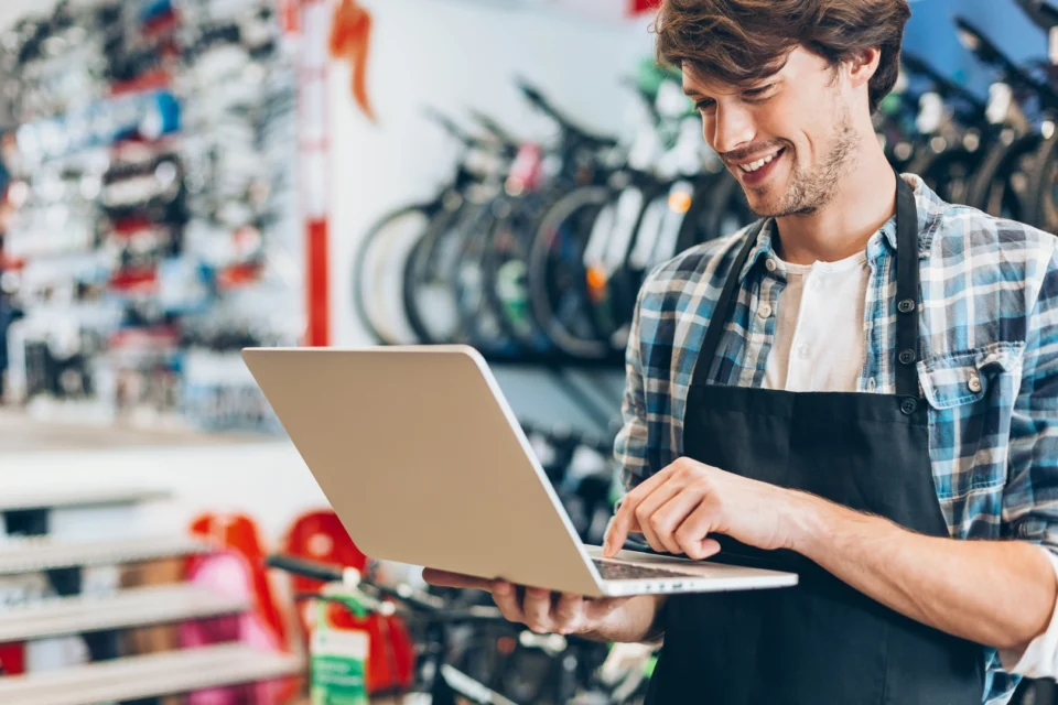 MARKETPLACES & E-COMMERCE